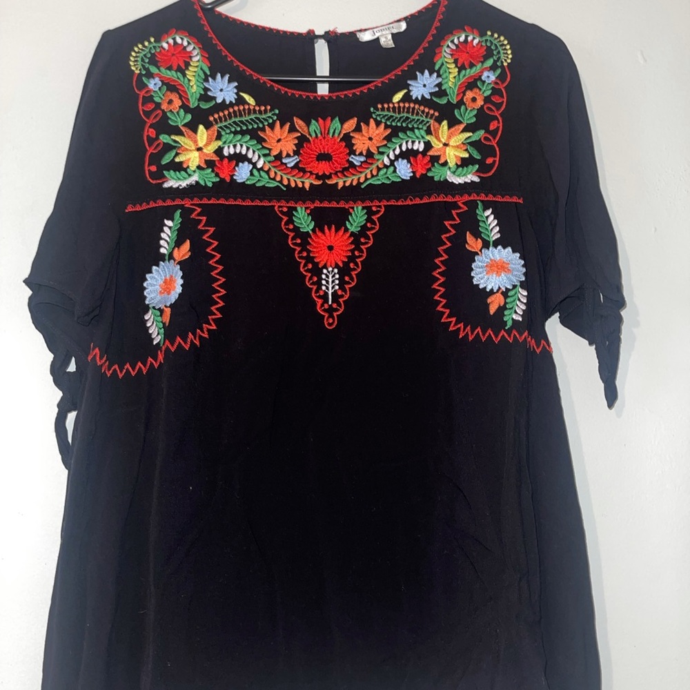 Jodifl Embroidery Top